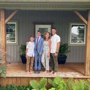 Meet your Posher, Ashley